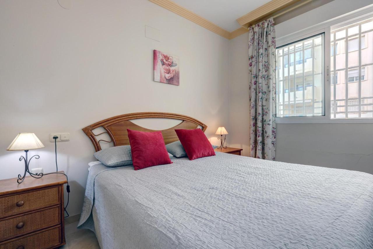 First Line Beach Apartment Μαρμπέλλα Εξωτερικό φωτογραφία