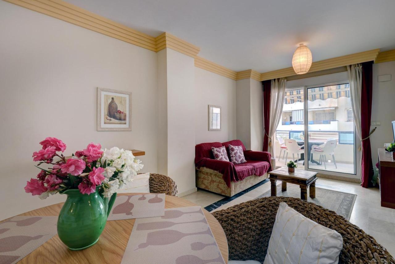 First Line Beach Apartment Μαρμπέλλα Εξωτερικό φωτογραφία