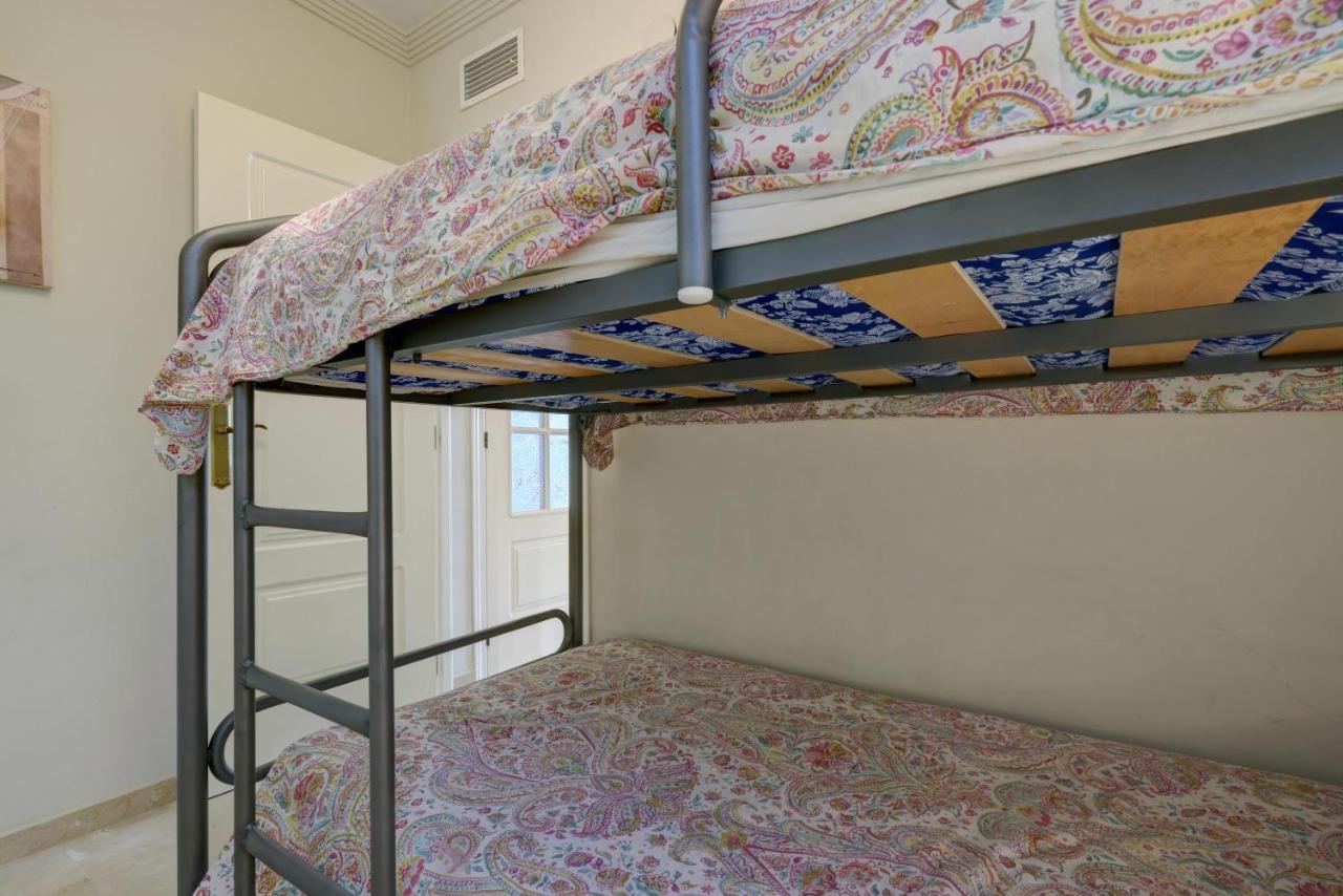 First Line Beach Apartment Μαρμπέλλα Εξωτερικό φωτογραφία