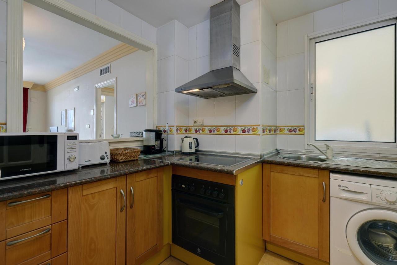 First Line Beach Apartment Μαρμπέλλα Εξωτερικό φωτογραφία